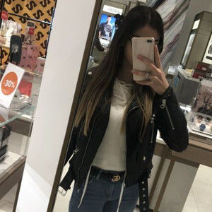 Meet your Posher, Elizabeth